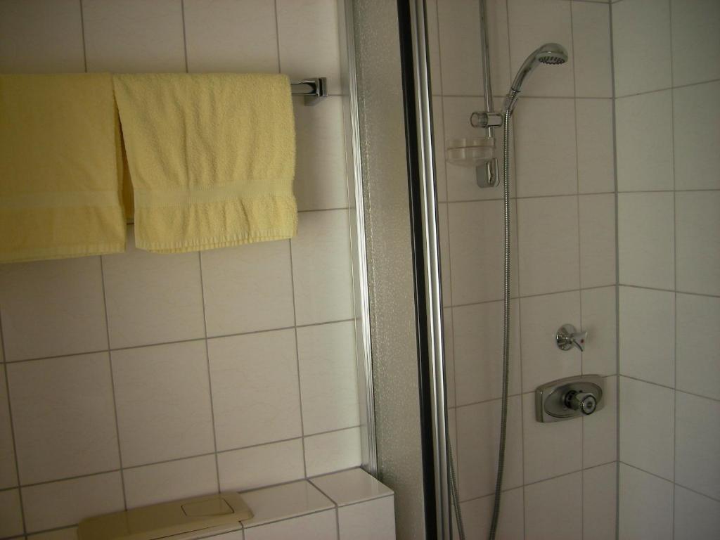 Hotel Gasthaus Zum Hirschen Симонсвалд Стая снимка